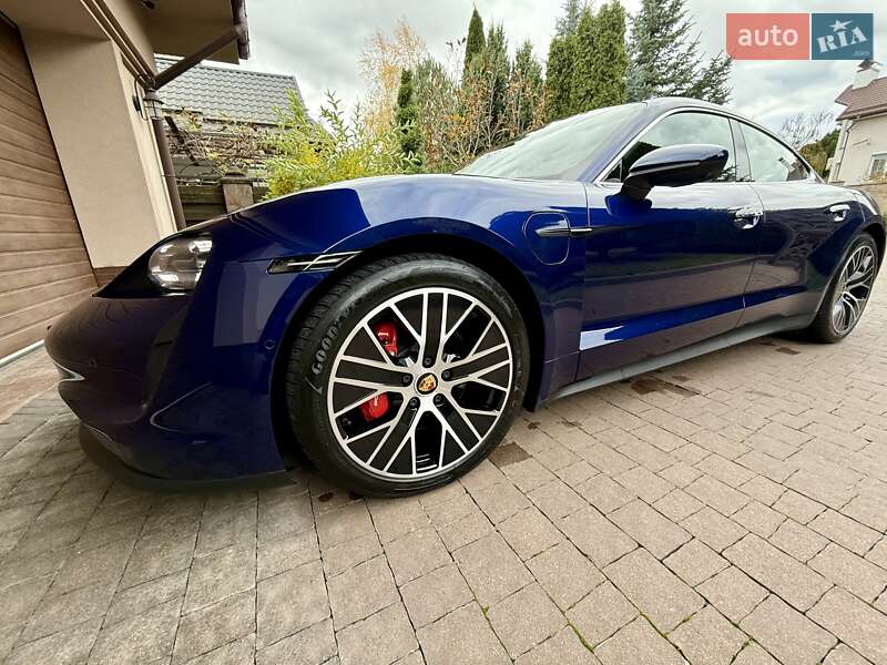 Седан Porsche Taycan 2020 в Ровно