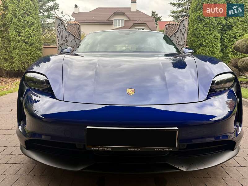 Седан Porsche Taycan 2020 в Ровно
