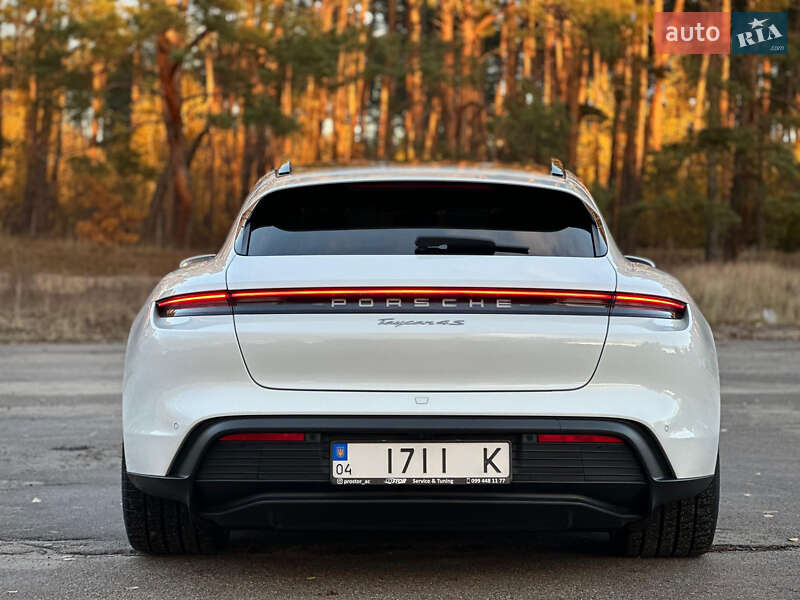 Седан Porsche Taycan 2023 в Киеве фото 26 Седан Porsche Taycan 2023 в Киеве