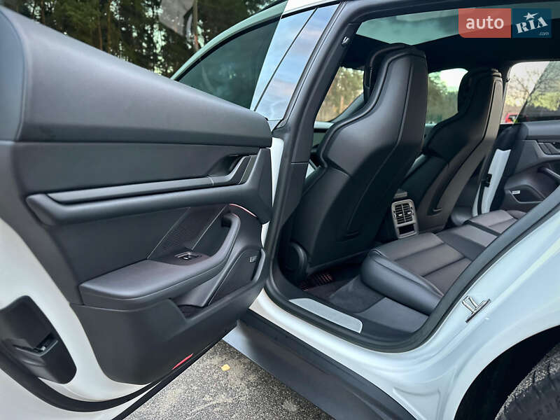 Седан Porsche Taycan 2023 в Киеве фото 64 Седан Porsche Taycan 2023 в Киеве