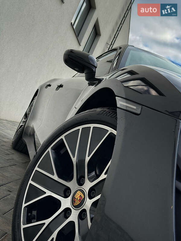 Седан Porsche Taycan 2022 в Луцке