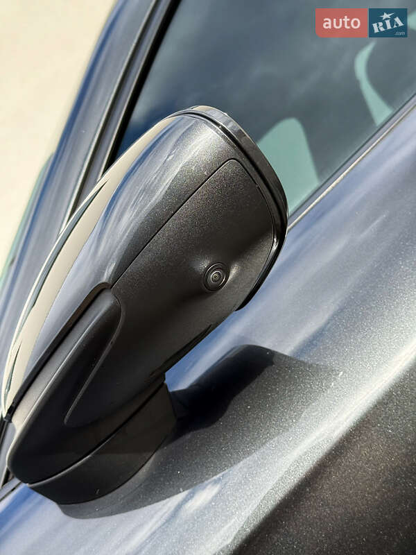 Седан Porsche Taycan 2022 в Луцке