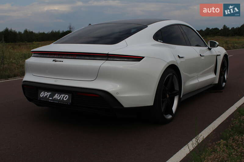 Седан Porsche Taycan 2025 в Киеве