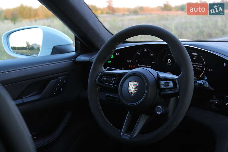 Седан Porsche Taycan 2022 в Києві фото 37 Седан Porsche Taycan 2022 в Києві