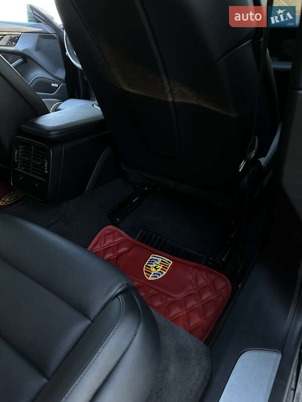 Седан Porsche Taycan 2021 в Тернополе фото 20 Седан Porsche Taycan 2021 в Тернополе