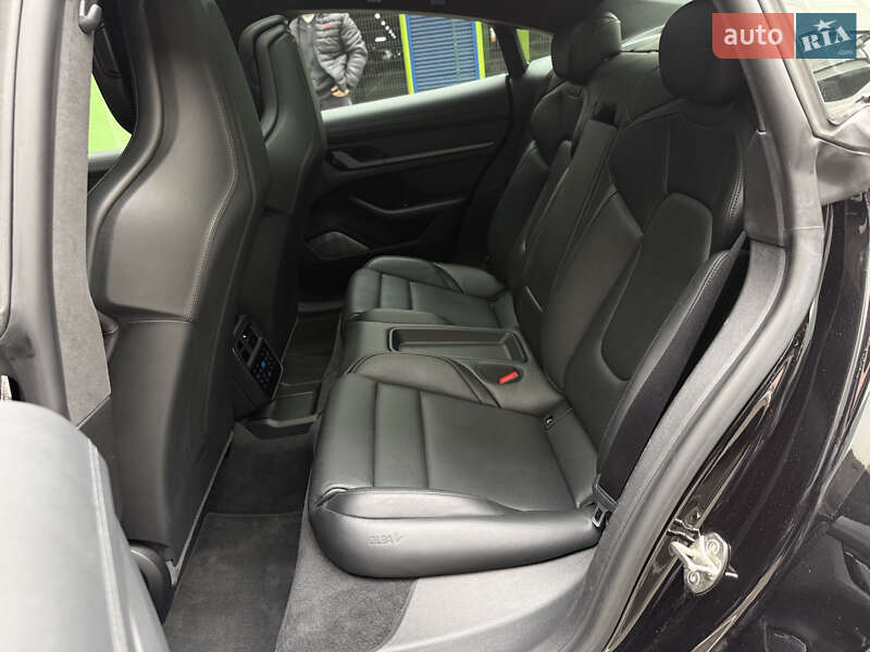 Седан Porsche Taycan 2019 в Киеве фото 14 Седан Porsche Taycan 2019 в Киеве
