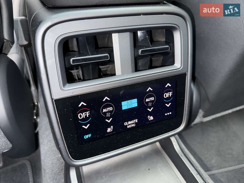 Седан Porsche Taycan 2019 в Киеве фото 21 Седан Porsche Taycan 2019 в Киеве