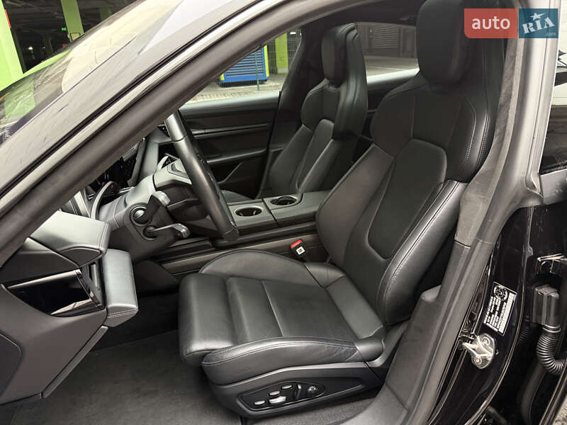 Седан Porsche Taycan 2019 в Киеве фото 26 Седан Porsche Taycan 2019 в Киеве