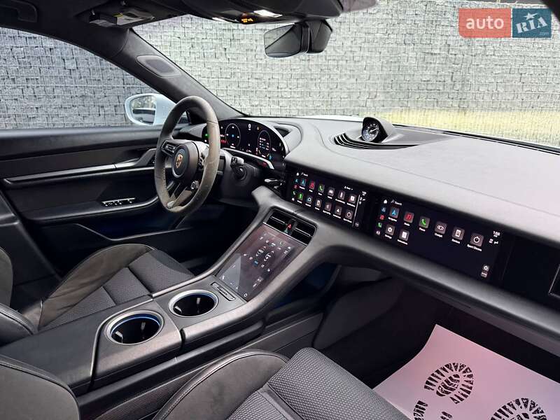 Седан Porsche Taycan 2020 в Луцке