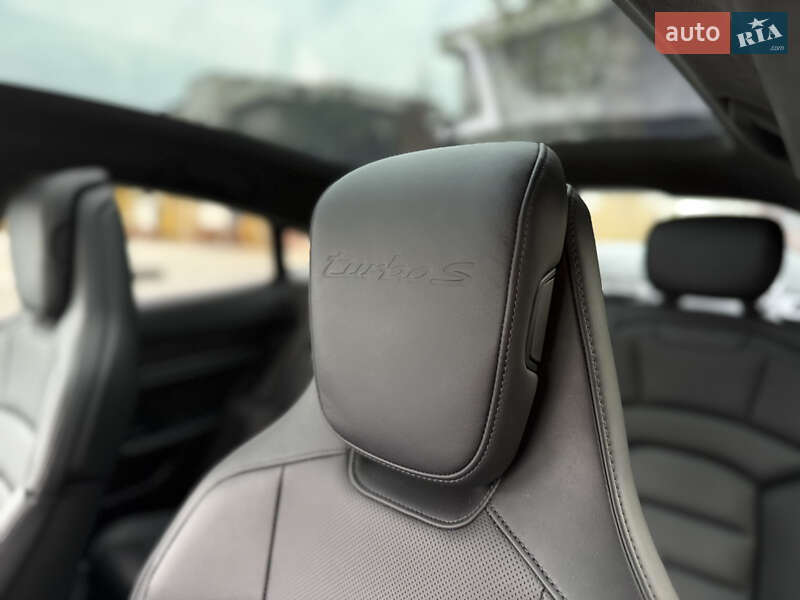 Седан Porsche Taycan 2021 в Львові фото 47 Седан Porsche Taycan 2021 в Львові