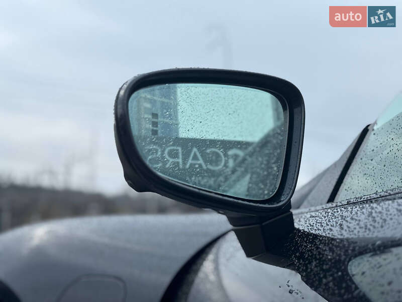 Седан Porsche Taycan 2020 в Києві