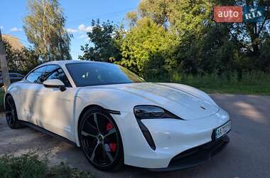 Седан Porsche Taycan 2020 в Киеве