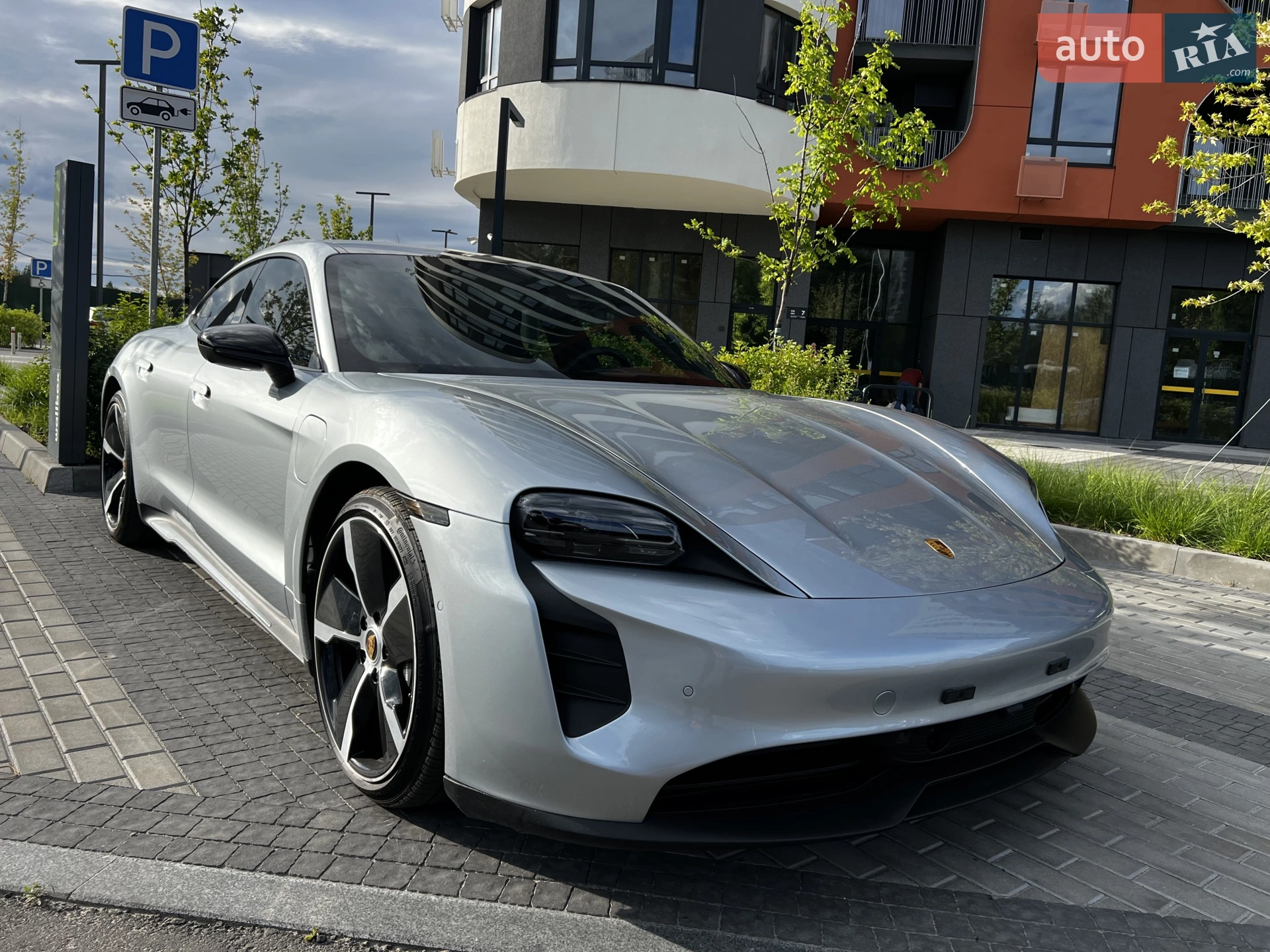 2022 Porsche Taycan - фото 1