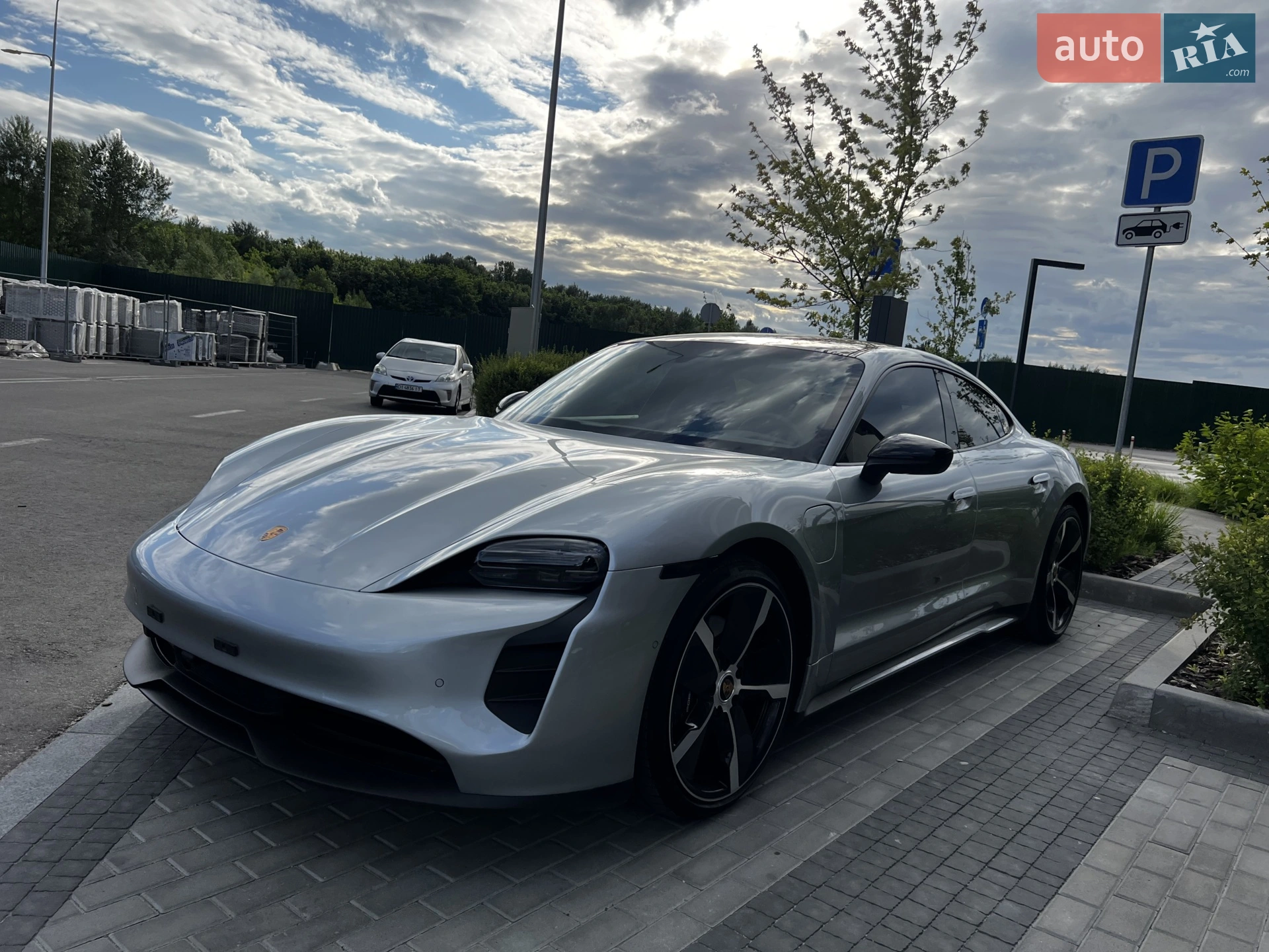 2022 Porsche Taycan - мініатюра 5