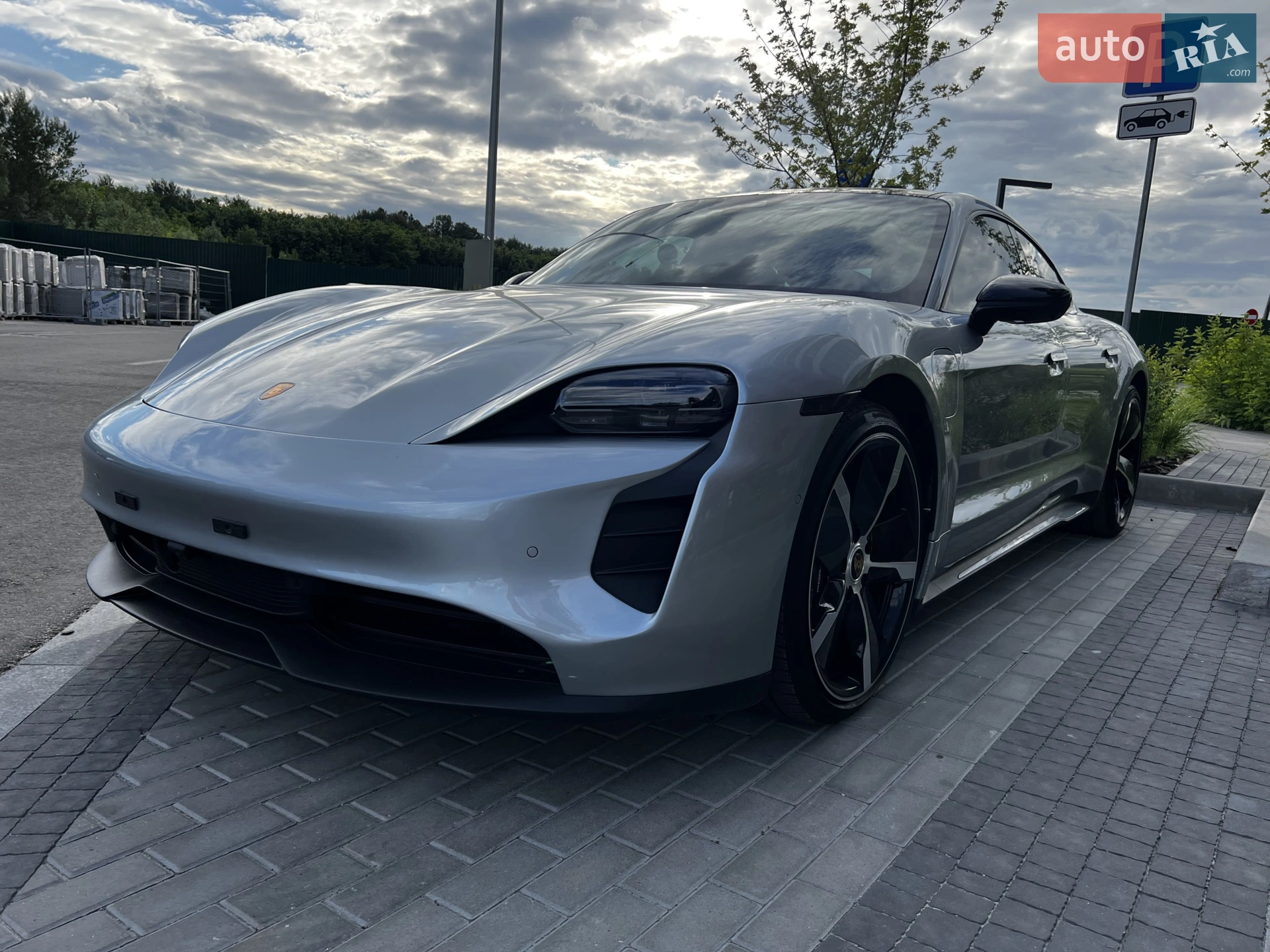 2022 Porsche Taycan - мініатюра 6