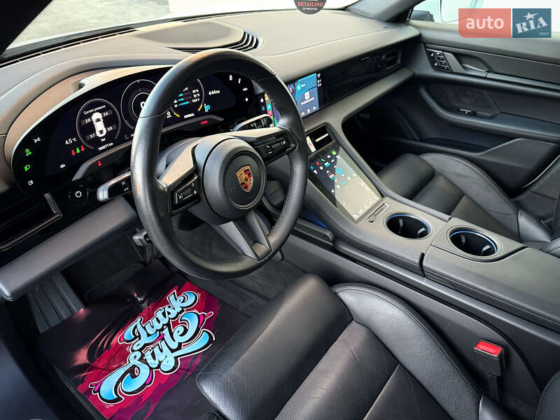 Седан Porsche Taycan 2020 в Луцьку