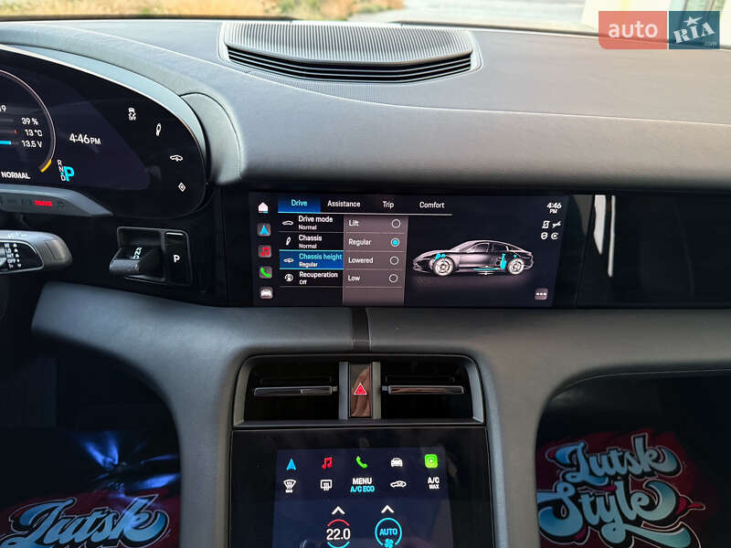 Седан Porsche Taycan 2020 в Луцьку