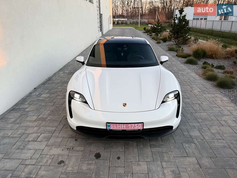 Седан Porsche Taycan 2020 в Луцьку