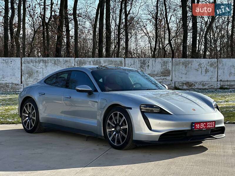 Седан Porsche Taycan 2021 в Луцке