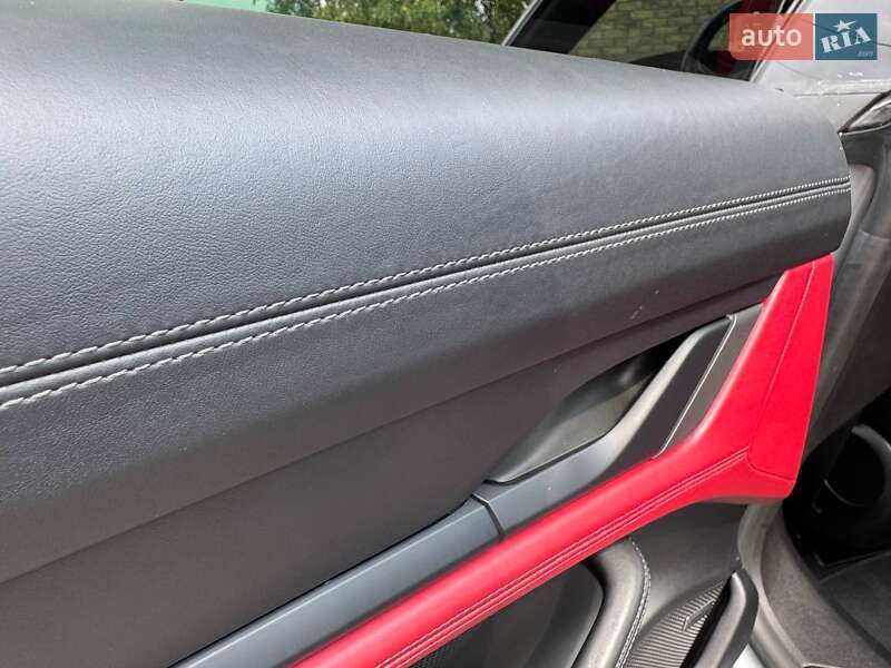 Седан Porsche Taycan 2021 в Луцке