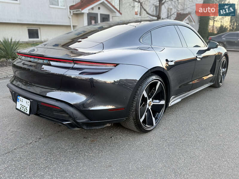 Седан Porsche Taycan 2022 в Киеве