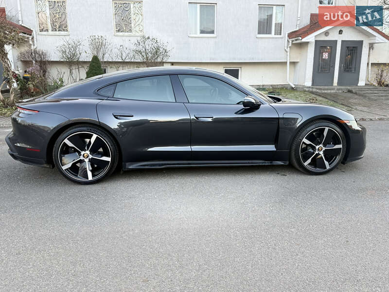 Седан Porsche Taycan 2022 в Киеве