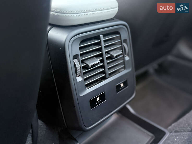 Седан Porsche Taycan 2022 в Киеве