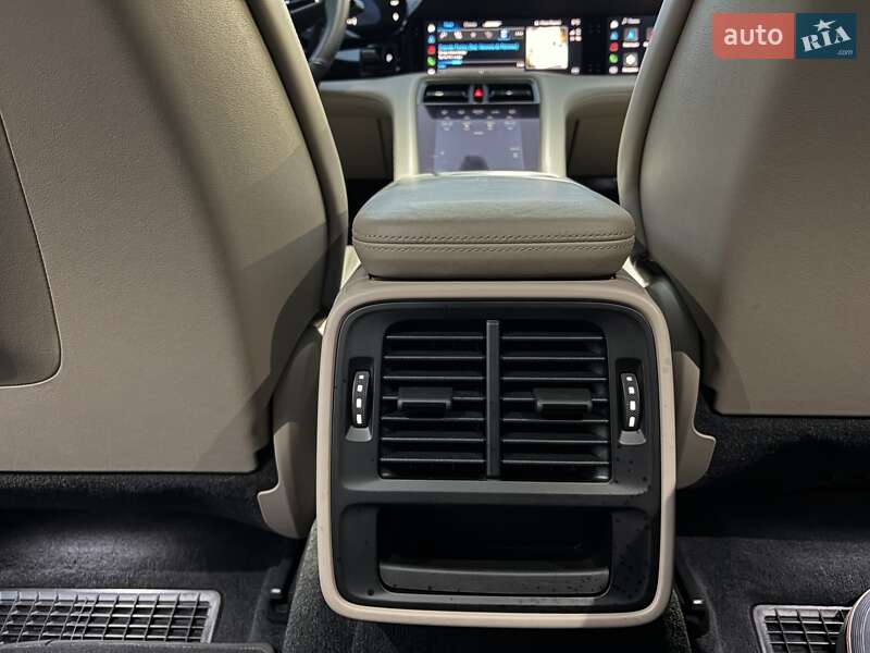 Седан Porsche Taycan 2020 в Одесі