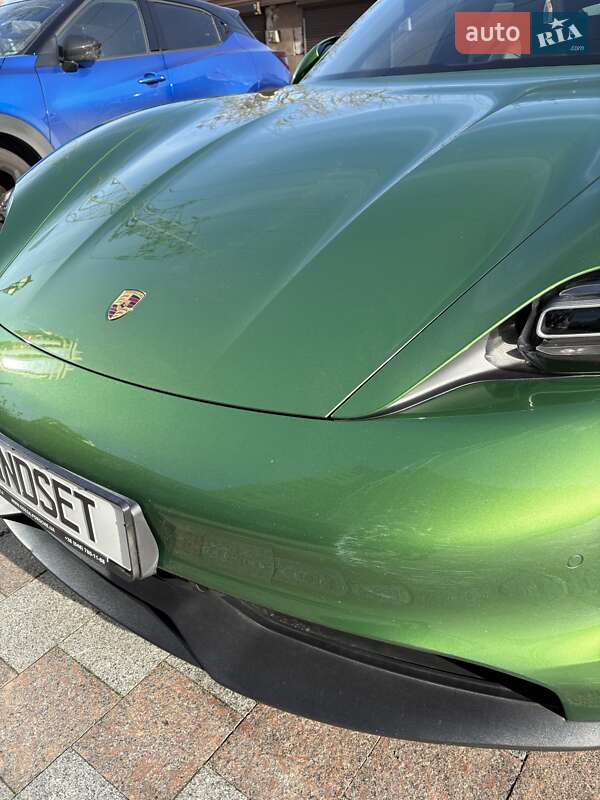 Седан Porsche Taycan 2020 в Одесі
