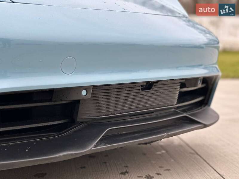 Седан Porsche Taycan 2022 в Луцьку