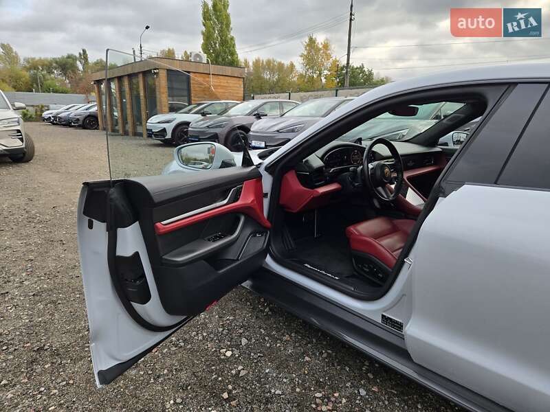 Седан Porsche Taycan 2021 в Киеве фото 25 Седан Porsche Taycan 2021 в Киеве