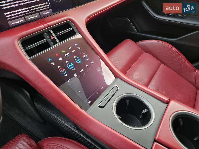 Седан Porsche Taycan 2021 в Киеве фото 37 Седан Porsche Taycan 2021 в Киеве