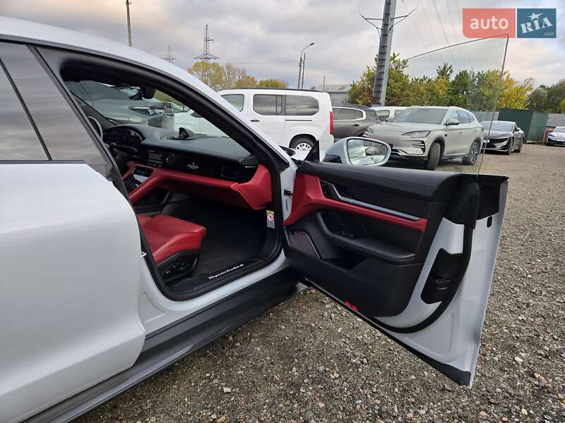 Седан Porsche Taycan 2021 в Киеве фото 50 Седан Porsche Taycan 2021 в Киеве