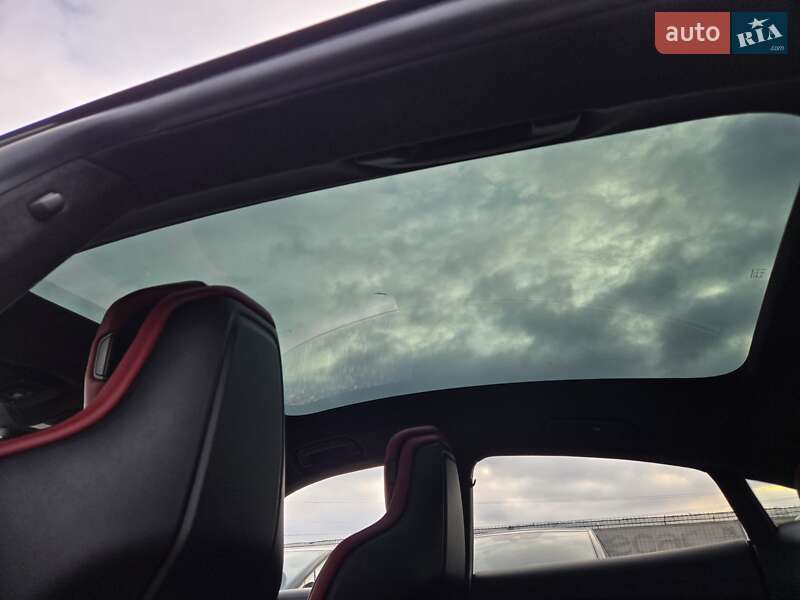 Седан Porsche Taycan 2021 в Киеве фото 58 Седан Porsche Taycan 2021 в Киеве