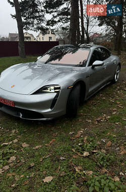 Седан Porsche Taycan 2021 в Киеве