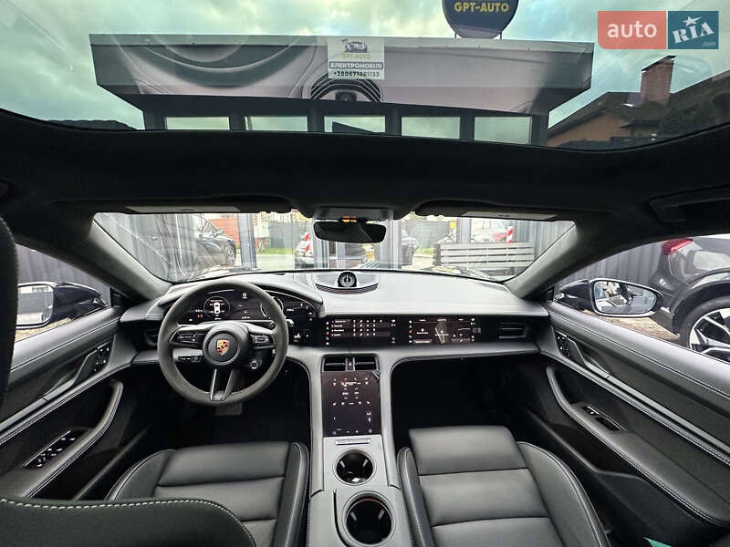Седан Porsche Taycan 2021 в Киеве