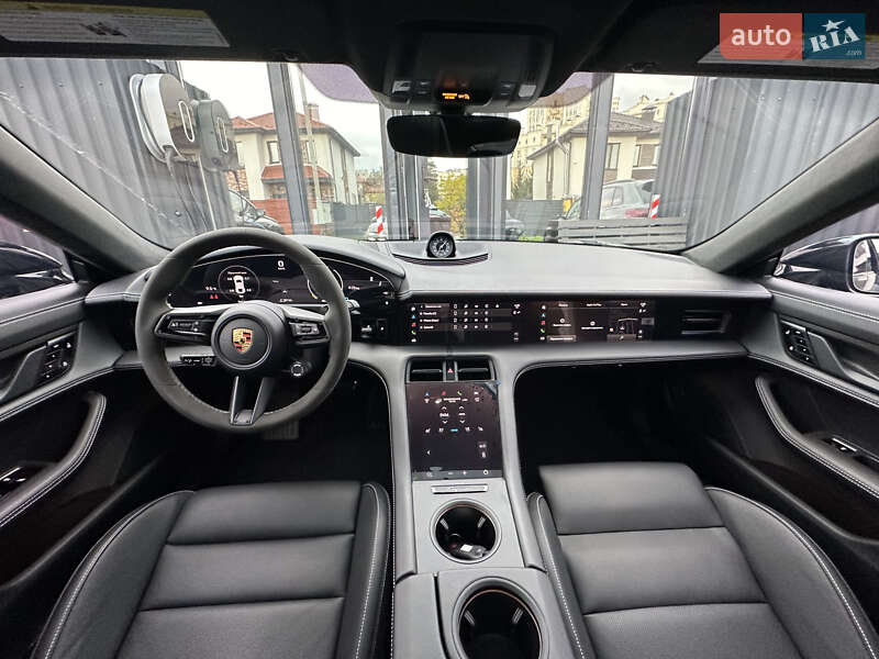Седан Porsche Taycan 2021 в Киеве