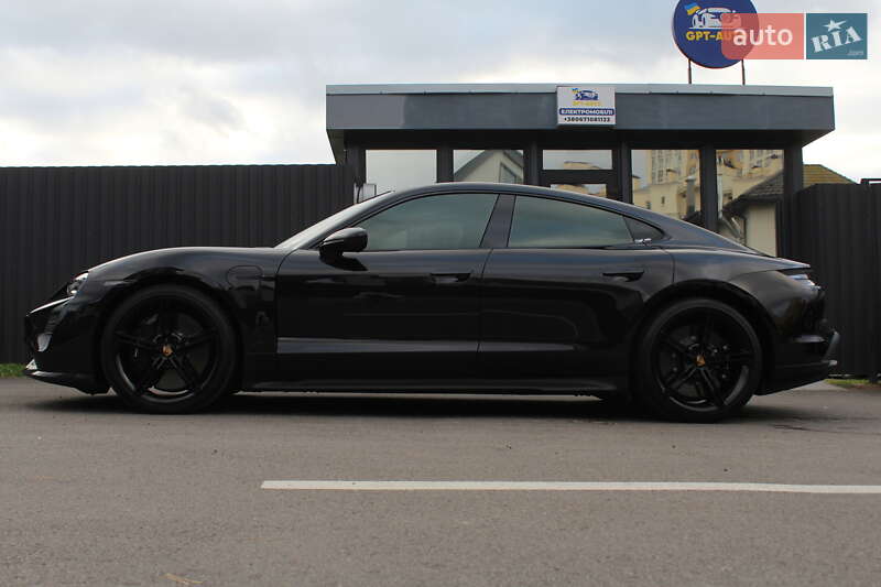 Седан Porsche Taycan 2021 в Киеве