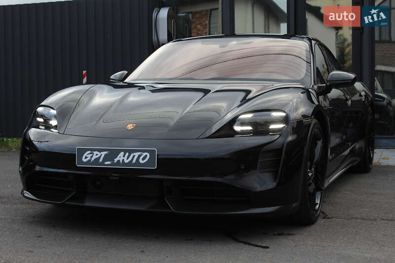 Седан Porsche Taycan 2021 в Киеве