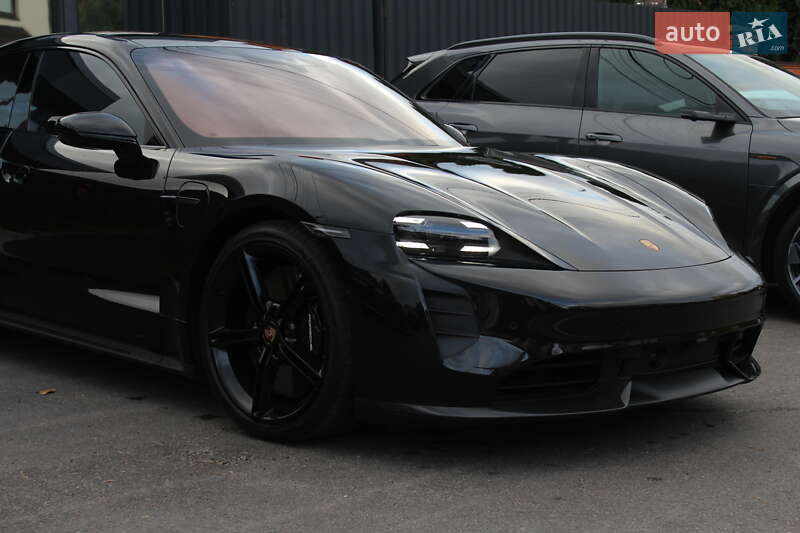 Седан Porsche Taycan 2021 в Киеве