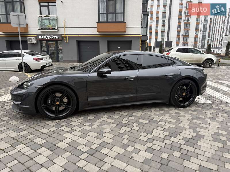 Седан Porsche Taycan 2021 в Ивано-Франковске