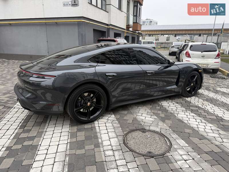 Седан Porsche Taycan 2021 в Ивано-Франковске