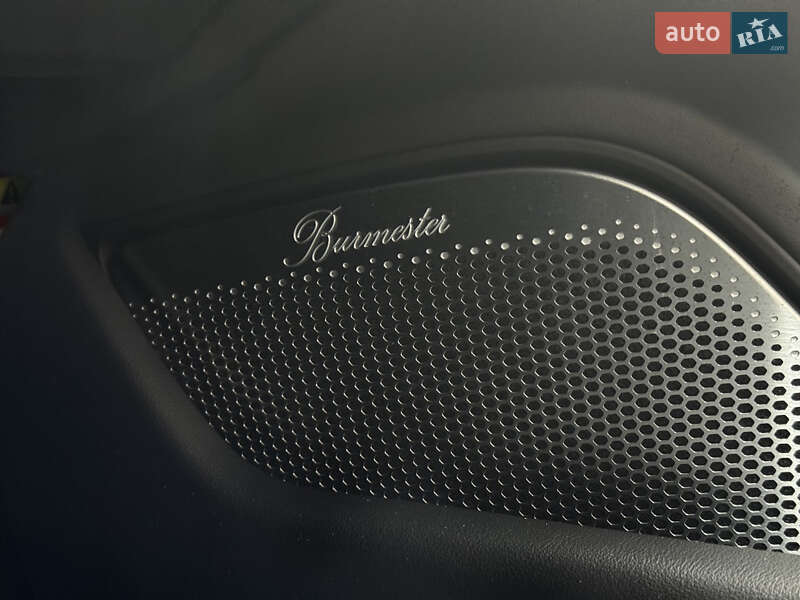 Седан Porsche Taycan 2021 в Киеве