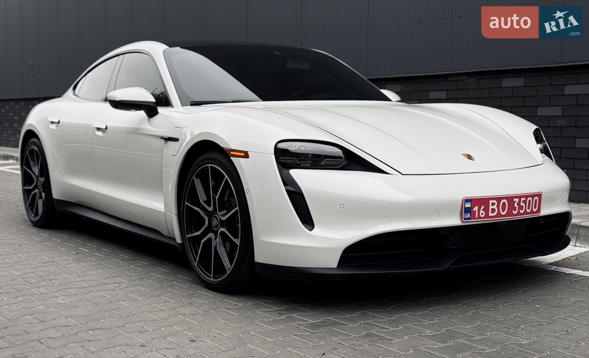 2024 Porsche Taycan - мініатюра 2