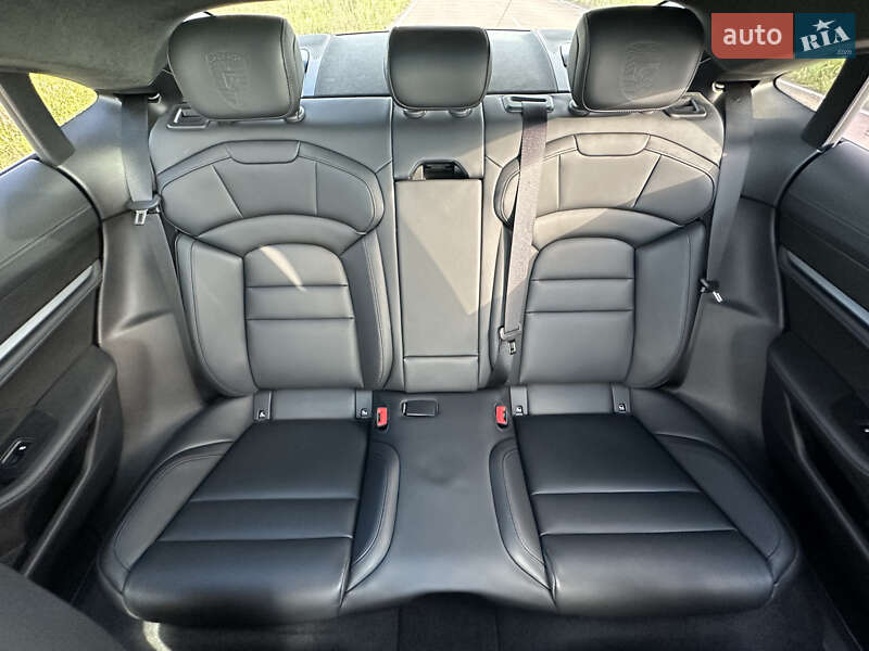 Седан Porsche Taycan 2023 в Києві фото 9 Седан Porsche Taycan 2023 в Києві