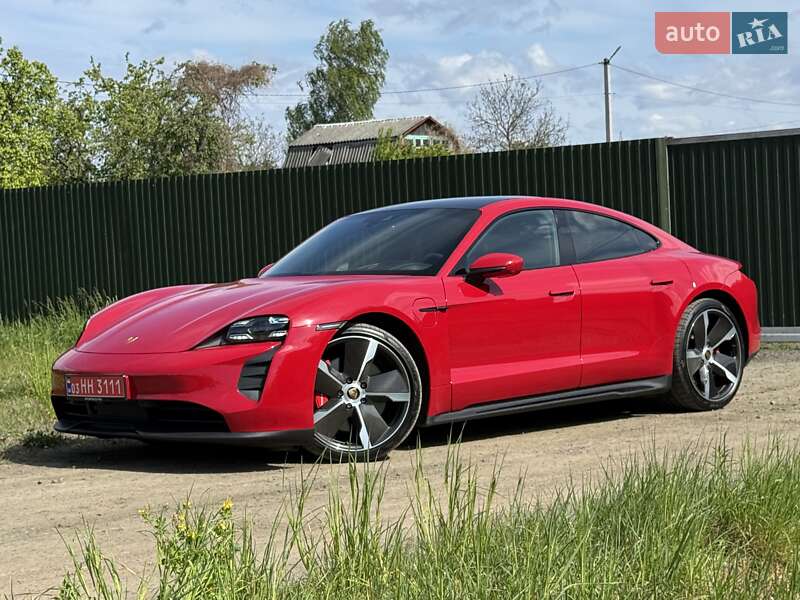 Porsche Taycan 2022