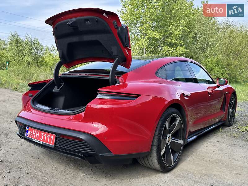Седан Porsche Taycan 2022 в Києві