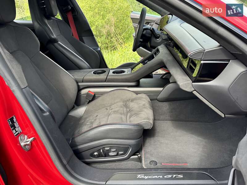 Седан Porsche Taycan 2022 в Києві