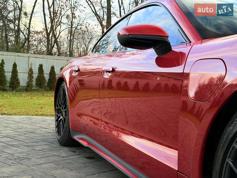 Седан Porsche Taycan 2020 в Луцке
