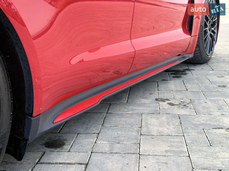 Седан Porsche Taycan 2020 в Луцке